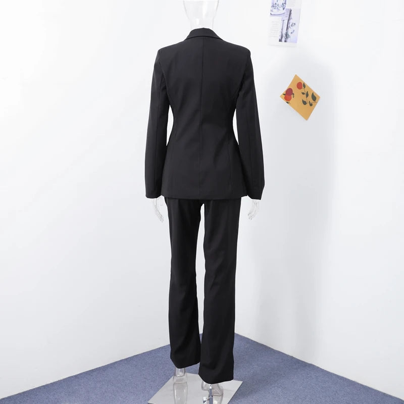 Schicker Damen-Anzug