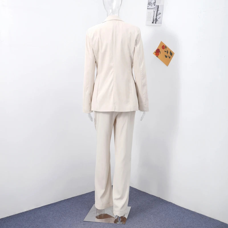 Schicker Damen-Anzug